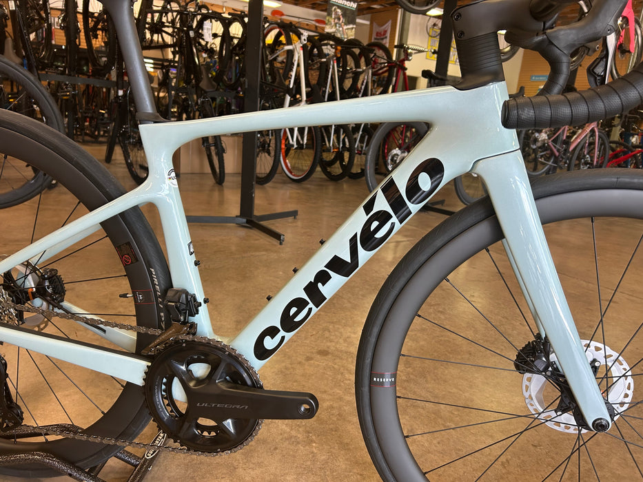 2023 Cervelo Caledonia 5 Shimano Ultegra Di2 12 Speed Reserve 40/44