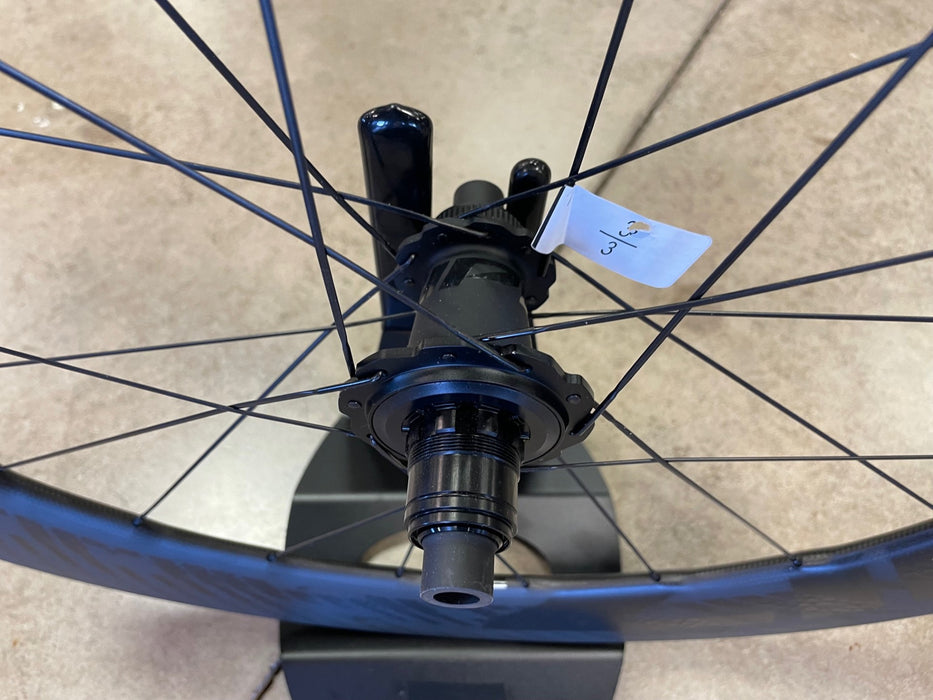 Zipp 454/858 NSW Tubeless Disc-Brake Carbon Wheelset