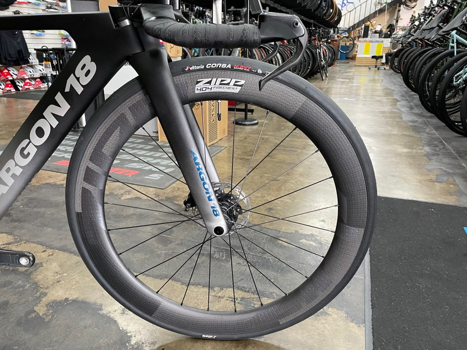 Argon 18 E-118 Tri+ Disc SRAM Red eTap AXS / Zipp 404 Firecrest - Black Frozen To Grey Matte 2023