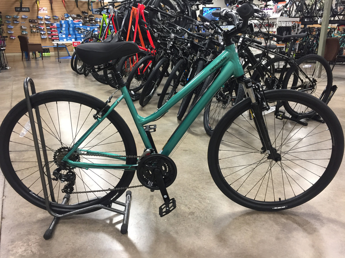 Cannondale adventure best sale 3 women's bike